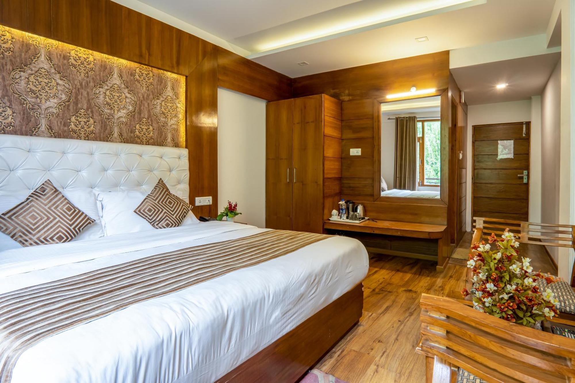 Pristine Inn Manali מראה חיצוני תמונה